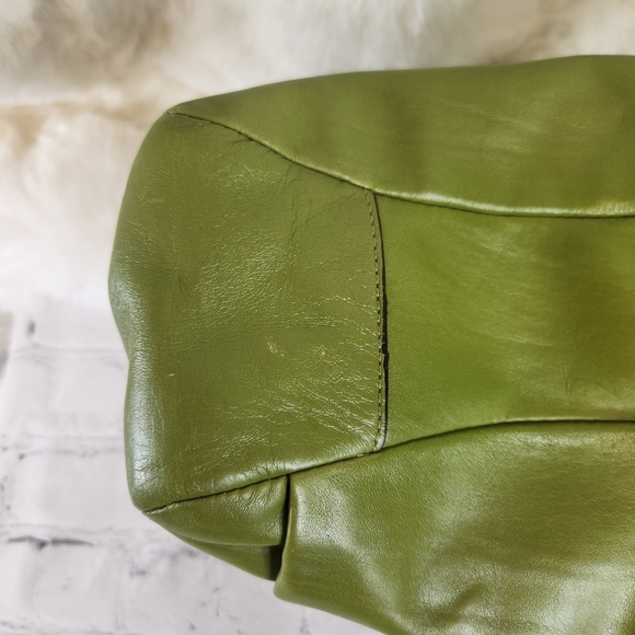 Coach "Chelsea" Green Leather Bag. - Picture 15 of 15